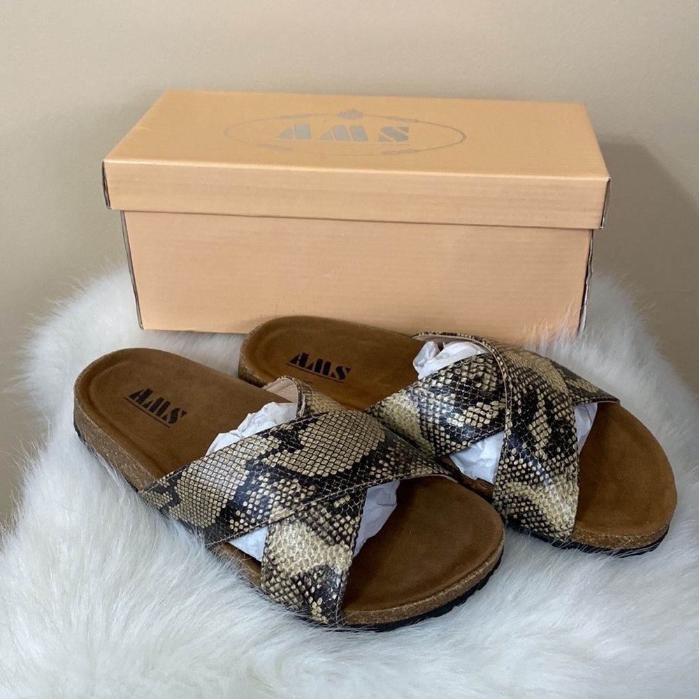 𝅺nwb slide on sandals - Picture 2 of 5